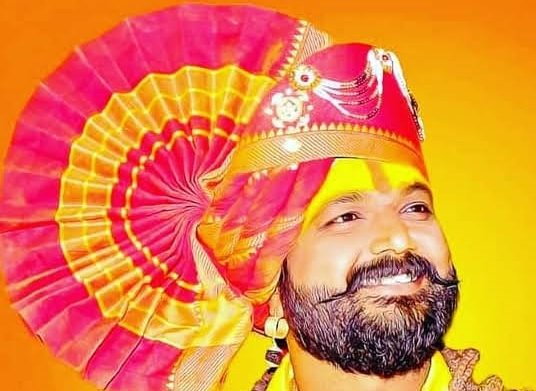 Poojyaniya Guruji meditating